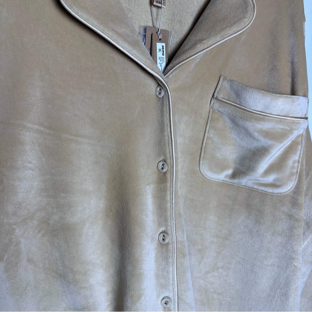 SKIMS Velour Long Sleeve Sleep Shirt Honey Medium NWT Soft Lounge Pajama Top - Picture 10 of 13